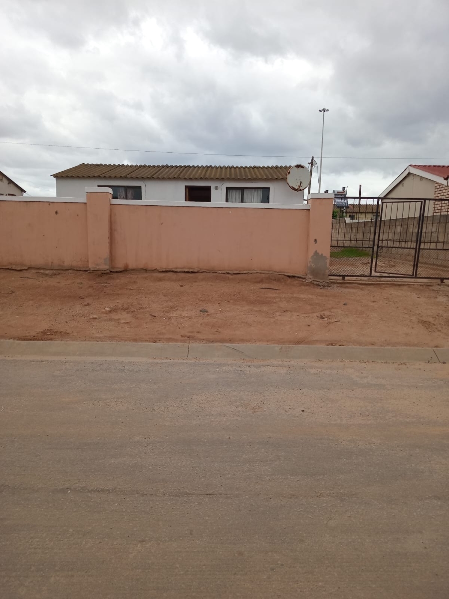 2 Bedroom Property for Sale in Zwide Eastern Cape